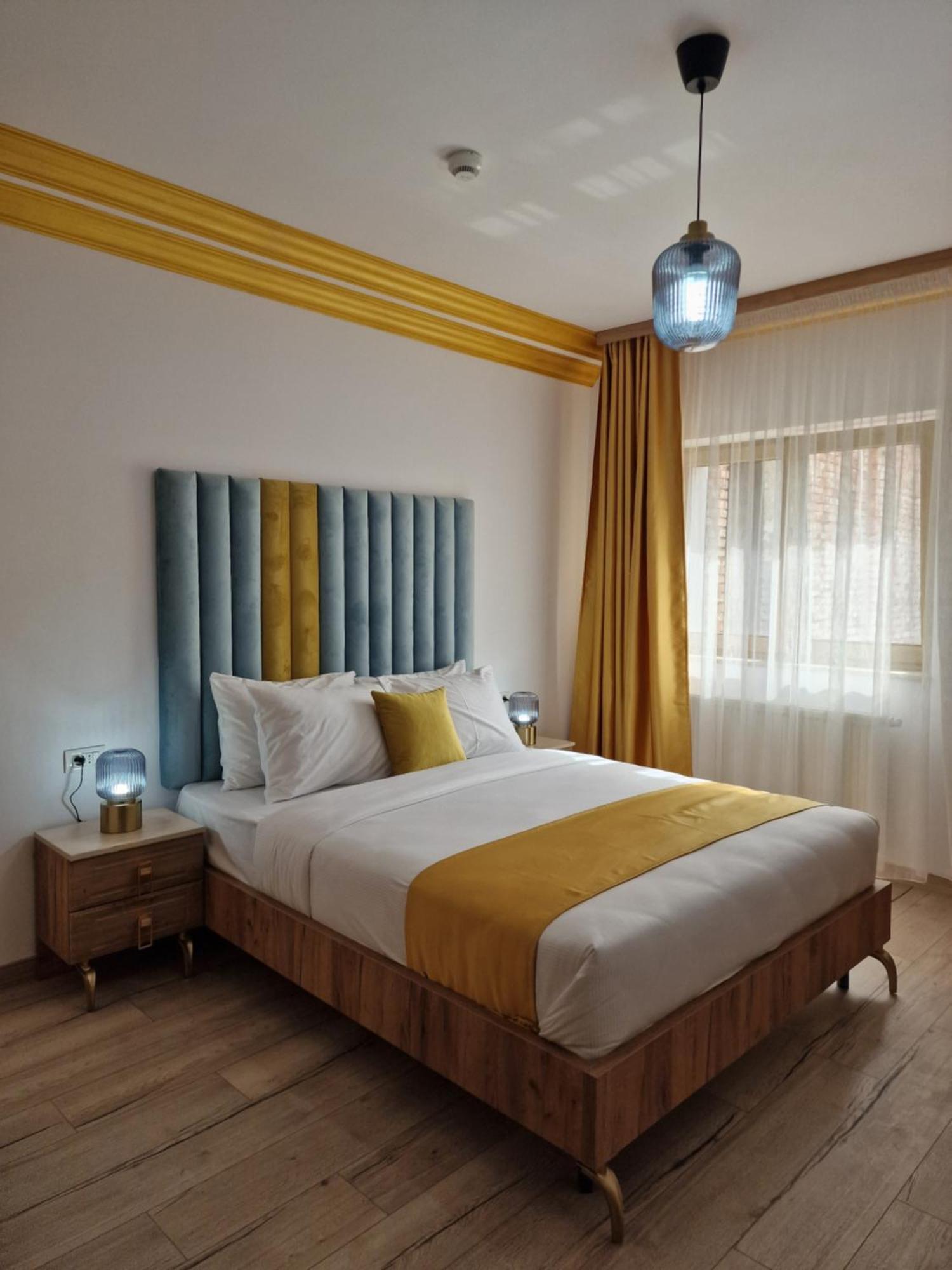 Hotel Colt De Rai Resita Exteriér fotografie
