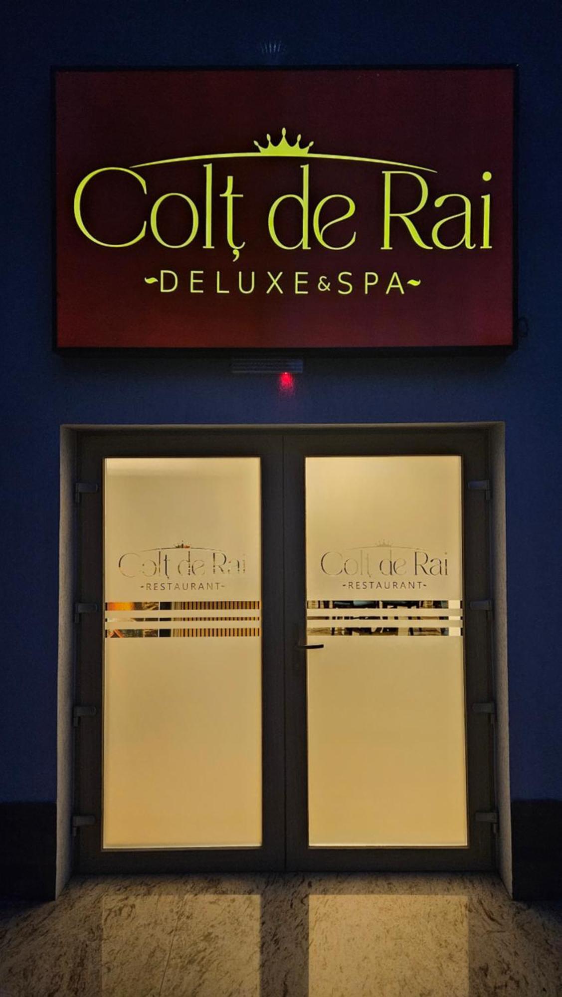 Hotel Colt De Rai Resita Exteriér fotografie