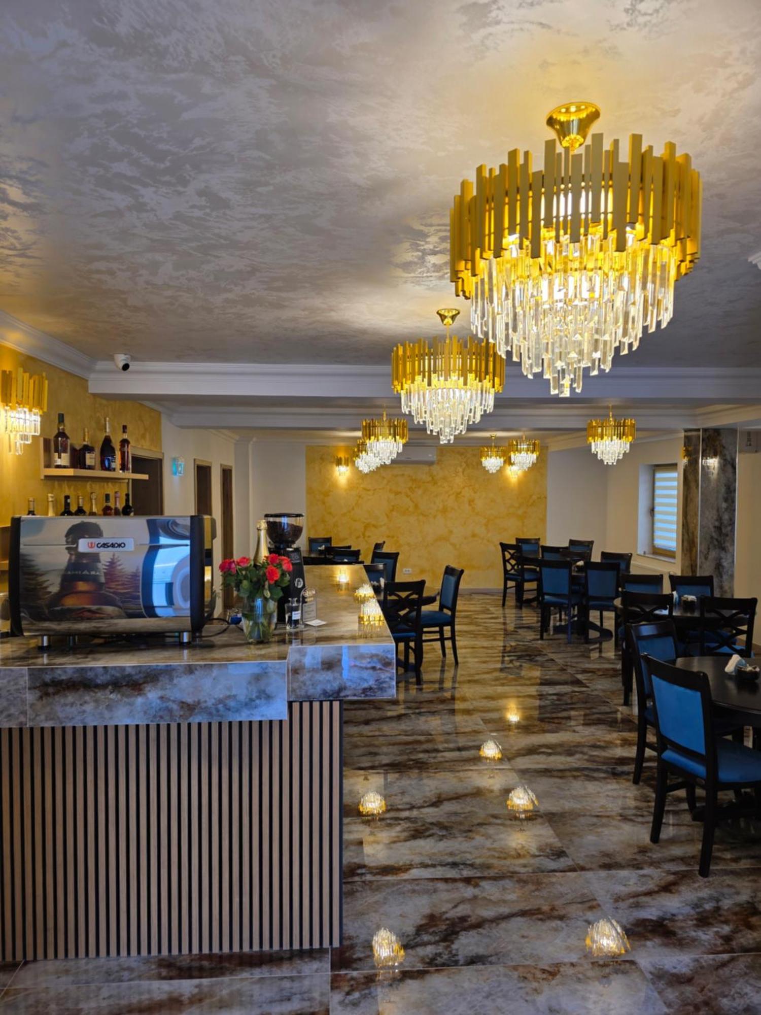 Hotel Colt De Rai Resita Exteriér fotografie